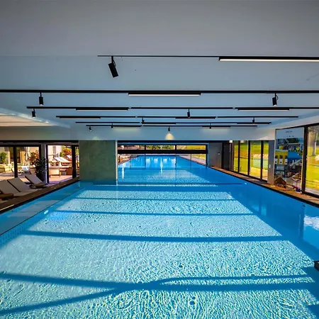 Отель Arena Franz Ferdinand Nassfeld Трёполах